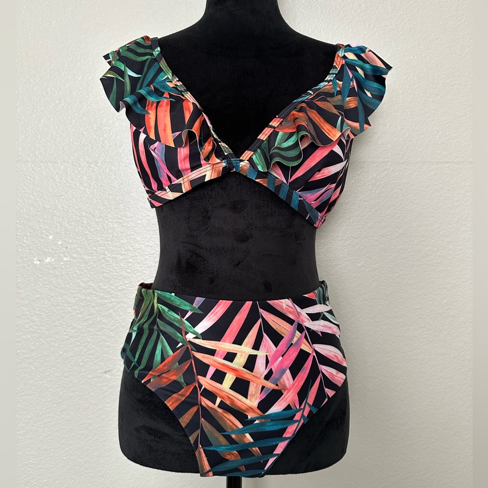 New Tropical Ruffle HighWaisted Bikini Set Multicolor Palm Print Swimwear Size L